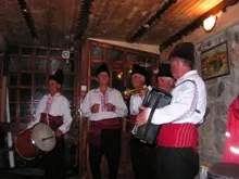 Вечер в механата, снимка 17 от 23